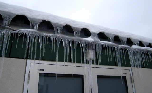 Ice damming on roof