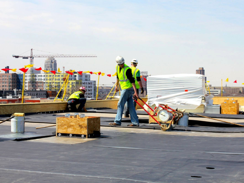 5 Warning Signs That it’s Time to Replace Your Commercial Roof