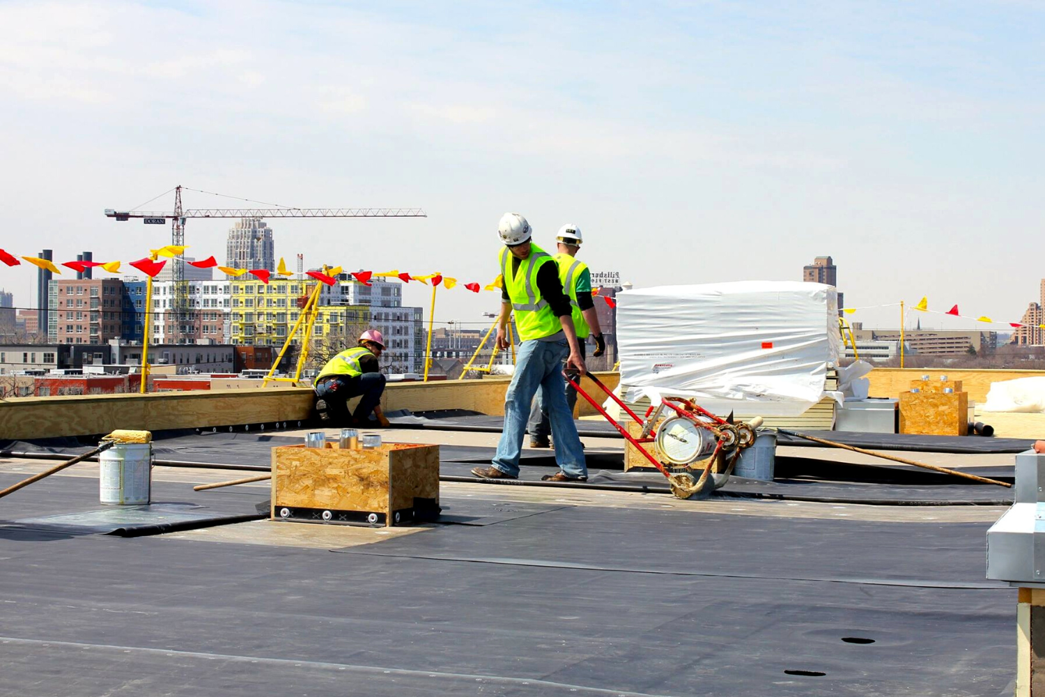 5 Warning Signs That it’s Time to Replace Your Commercial Roof
