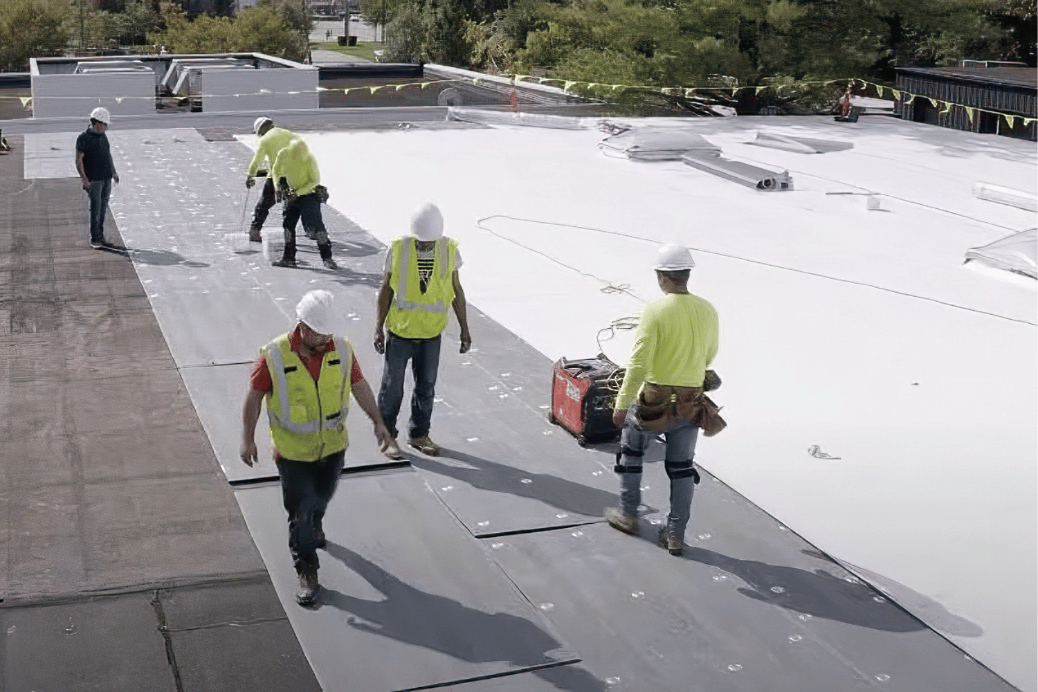 The Long-Term ROI of Quality Craftsmanship and Materials for Your Commercial Flat Roof 